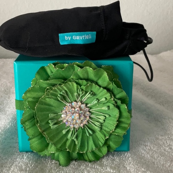 🦚TIEKS GREEN FLOWER AND BAG🦚 - Picture 3 of 13